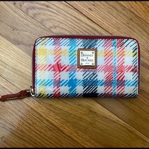 Dooney & Bourke wallet